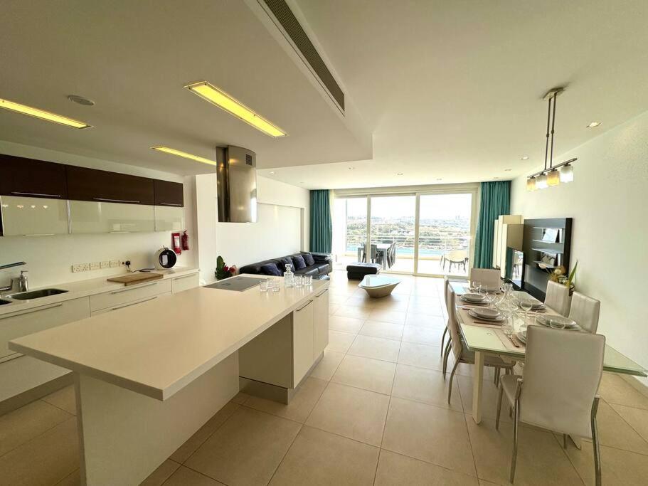 Penthouse -Centre Of Sliema - Best View In Malta Eksteriør billede